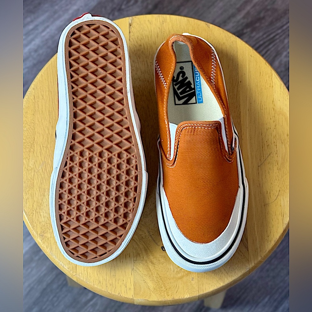 NWOB - VANS Ultracush Slip-On Pro Shoes Koi (Men’s US 6 /Women’s US 7.5 ) 500714 - Picture 3 of 7